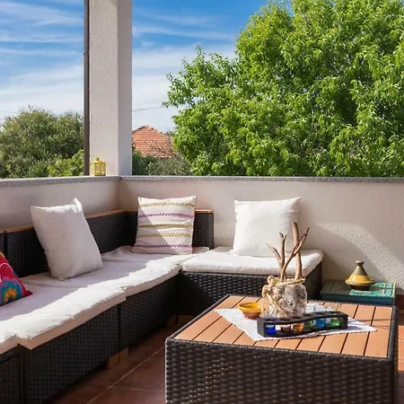 Sunshine Villa