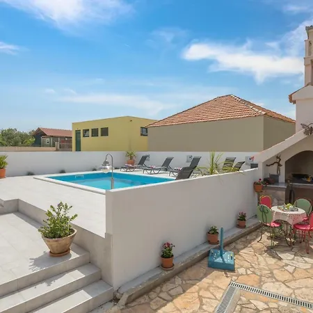 Villa Sunshine *